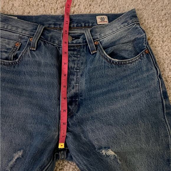 Levis White Oak Cone Denim 501 Short Distressed Denim Button Fly Jeans Size 26 - Picture 9 of 9